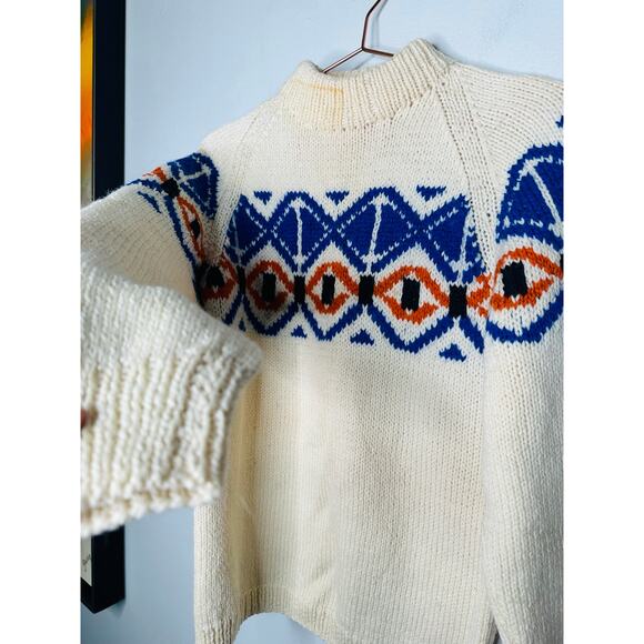 Vintage 70s/80s White Blue Turtleneck Hand Knit Sweater Size Medium - Picture 4 of 6